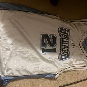 It’s flip able one side white other side blue